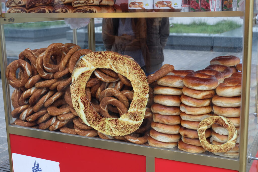 Istanbul Food Tour - Simit in a Street Stall